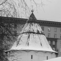 Новоспасский монастырь. Угловая башня :: Дмитрий Никитин