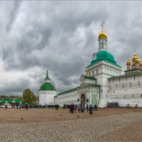 У стен Троице-Сергиевой Лавры :: Виталий Белов