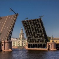 Дворцовый мост :: Валентин Яруллин