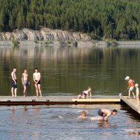 Майские купания в пруду. :: Зинаида Каширина