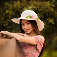 Девушка в шляпе :: Екатерина Потапова