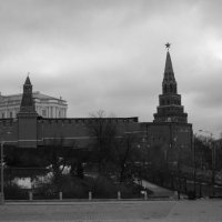 Вид на Боровицкие ворота :: Дмитрий Никитин
