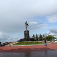 Памятник лётчику Валерию Чкалову :: Александр Алексеев
