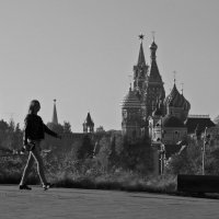 "А я иду, шагаю по Москве..." :: Борис Бутцев