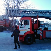 При пожаре звонить...01.Быстро приедем,а лучше бросай курить...занимайся спортом.Хоть пожарным... :: Андрей Хлопонин