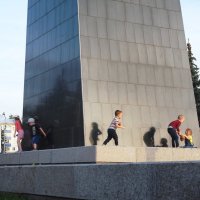 Вокруг памятника. :: Ильсияр Шакирова