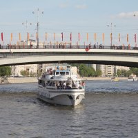 Прогулка по Москве-реке :: Валерий 