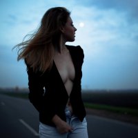 Девушка в пиджаке без нижнего белья на дороге во время рассвета :: Lenar Abdrakhmanov
