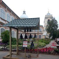 Вид на колокола в Александра - Невской Лавре. :: Светлана Калмыкова