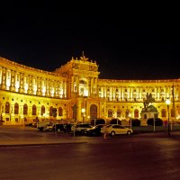 Nightly Hofburg :: Roman Ilnytskyi