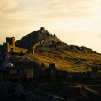 Генуезская крепость в лучах вечернего солнца :: Александр Мирошниченко
