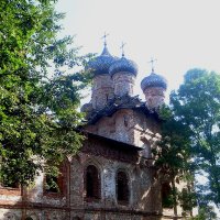 Каменная церковь Троицы с трапезной построена в 1557 г. :: Надежд@ Шавенкова
