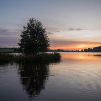 Рассвет на реке. :: Виктор Евстратов