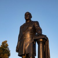 Памятник Самарскому губернатору Петру Алабину :: Олег Манаенков