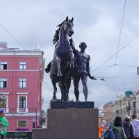 Скульптура укрощенного коня :: Сергей Беляев