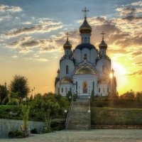 Троицкий собор на закате :: Александр Гапоненко