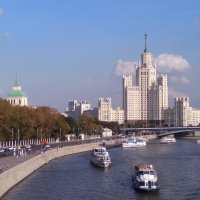 Теплоходная «чехарда» на Москве-реке :: Михаил Андреев