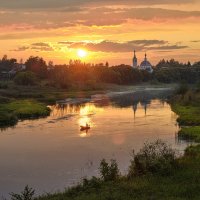 Красочный закат на Нерли :: Григорий Бельцев