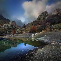 Изумрудное озерцо под склонами живописных гор :: Sergey-Nik-Melnik Fotosfera-Minsk