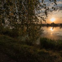 Восход на реке Дубне. :: Виктор Евстратов