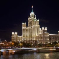 Москва.Котельническая набережная. Яуза впадает В Москву-реку :: Alexsei Melnikov