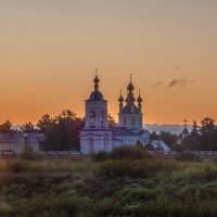 Восход у Свято-Успенского монастыря в Дунилово :: Сергей Цветков