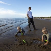 Северодвинск. Летним вечером на берегу Белого моря :: Владимир Шибинский