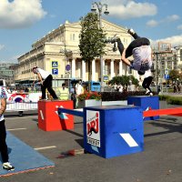 Паркур на площадке "Новая Эра" в День города. :: Татьяна Помогалова