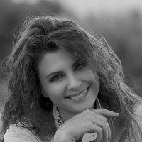 Позитивный женский портрет в черно-белом варианте :: Дмитрий Соколов