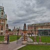 Большой дворец и Хлебный дом в Царицыно :: Константин Анисимов