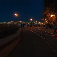 Вечер на набережной (3) :: Сергей Кичигин