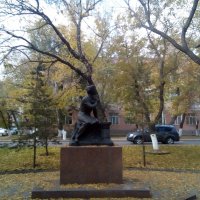 Пушкинская осень,  на бульварах Караганды... :: Андрей Хлопонин