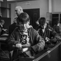 Урок технологии у мальчиков в школе :: Светлана Сигаева