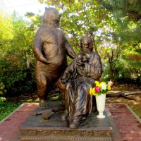 Памятник Серафиму Саровскому :: Нина Бутко