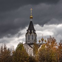 Храм в Митине. :: Владимир Безбородов