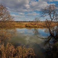 Осенним деньком на речке ... :: Евгений Хвальчев