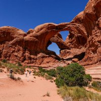 Природные арки в красных  скалах. Штат Юта. Снимок 2. :: Юрий Поляков