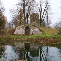 Стрельнинская руина. :: VasiLina *