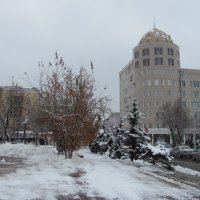 Снег в городе... :: Георгиевич 