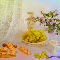Виноград и печенье :: Наталия Лыкова