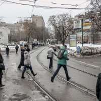 Перебегая Новокузнецкую улицу в Москве. :: Игорь Олегович Кравченко