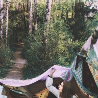 Палатка в лесу :: Julie 