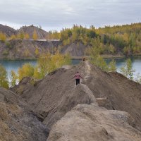 По узкой тропке к голубому озеру в Кондуках :: Светлана Карнаух