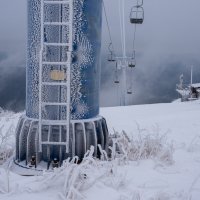 Сезон не открыт - на склонах нет снега :: Валерий Михмель 