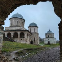 Церковь Успения Пресвятой Богородицы и Церковь Николая Чудотворца :: Laryan1 