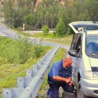 Лопнуло колесо. На перевале Чики Томан. :: Штрек Надежда 