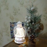 Интерьер с новогодним фонариком. :: Светлана Калмыкова