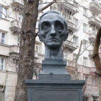 Памятник писателю И.С.Шмелеву :: Лидия Бусурина