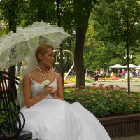 Невеста под зонтиком :: Елен@Ёлочка К.Е.Т.