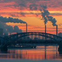 Финляндский мост на рассвете :: Михаил Леоненко 